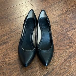 FRYE black leather Regina Pumps